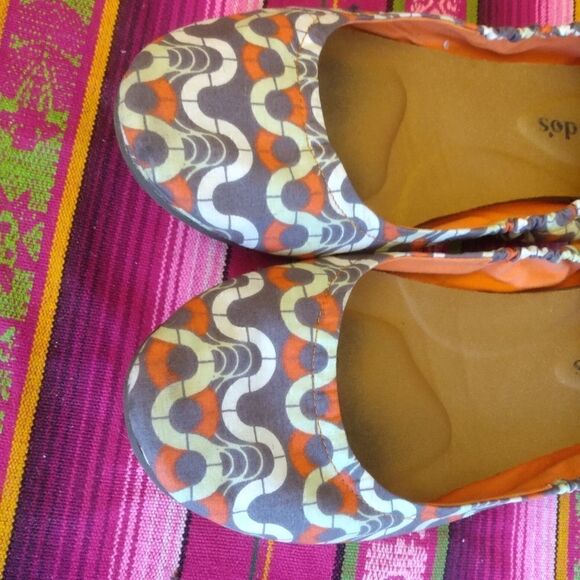 THANDO'S Orange, Green & White Squiggle Cotton Foldable Ballerina Flats 9 - Picture 11 of 13